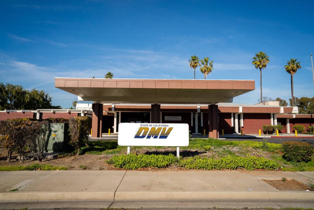 Image of the Fullerton, California, USA DMV office sign.
